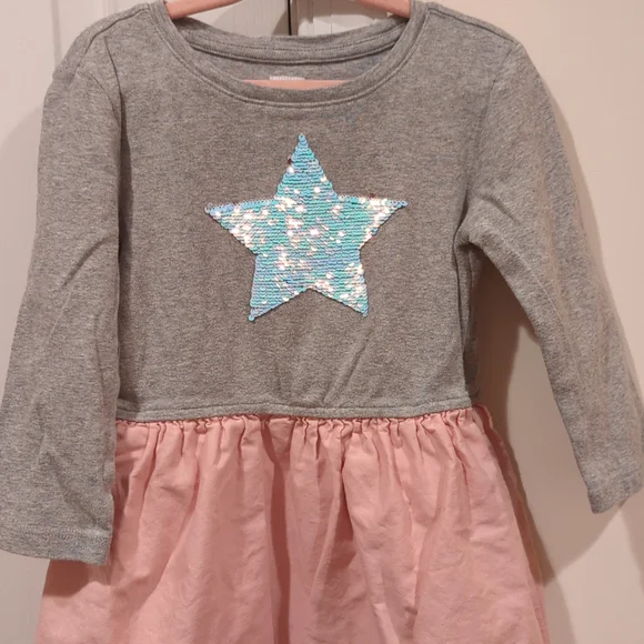 GAP Pink and gray dress with flip sequined star on front. Size S. - Picture 2 of 5